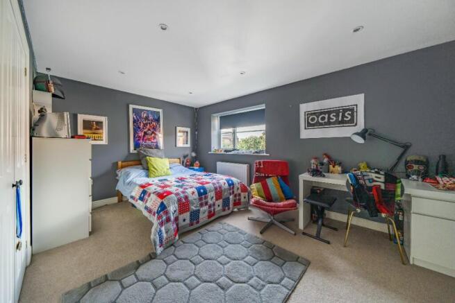 6 bed Detached for sale Image 12