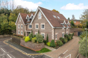 2, Amber Lodge, Croft Road, Godalming GU7 1BG