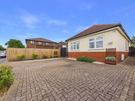 Park Side, Green Lane, Isle Of Grain, Rochester ME3 0BT