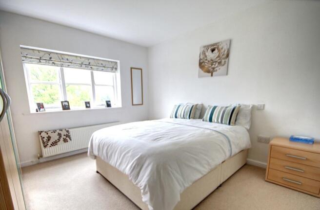 2 bed Bungalow for sale Image 11