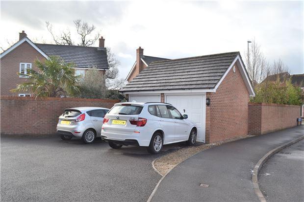 Detached Garage
