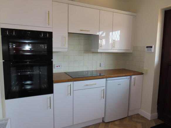 2 bed Detached Bungalow for sale Image 10