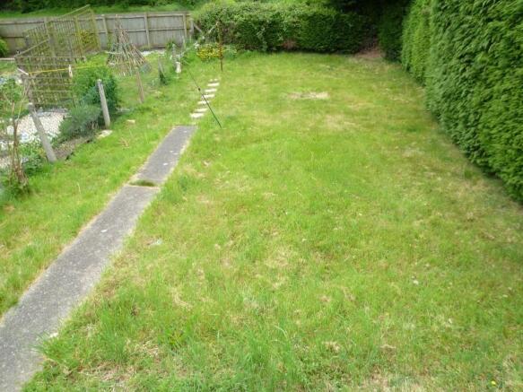 GOOD SIZED LAWN