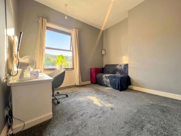 3 bed Terraced for sale Image 11