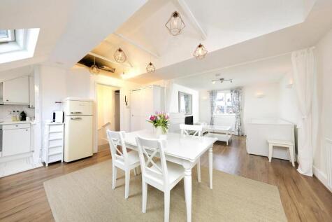 Onslow Road,
Richmond, TW10
