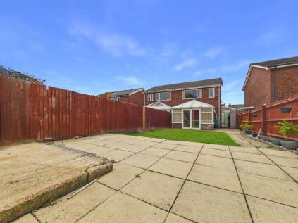 Peartree Walk, Yaxley, PE7