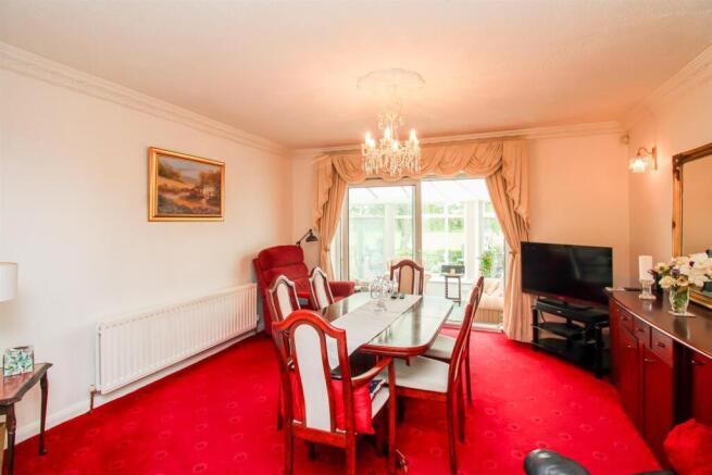 4 bed Detached Bungalow for sale Image 5