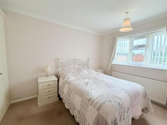 2 bed Detached Bungalow for sale Image 6