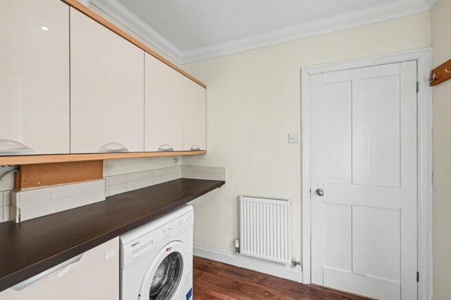 3 bed Terraced to rent Image 11