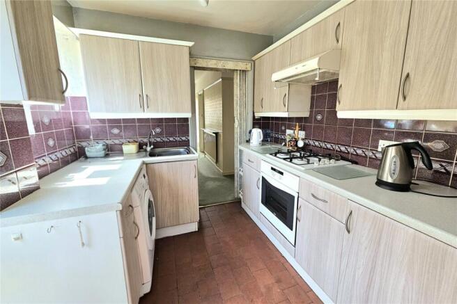 Crabtree Road, Camberley, Surrey, GU15 photo 4