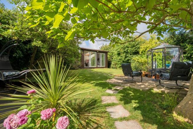 1300560-8-683d98c35f4f3