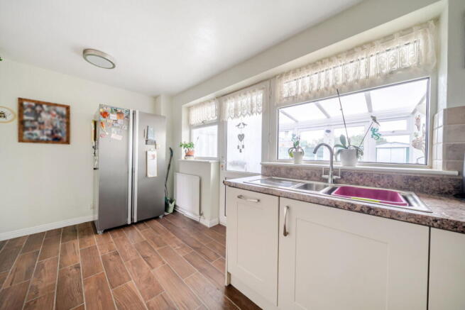 3 bed Semi-Detached for sale Image 5