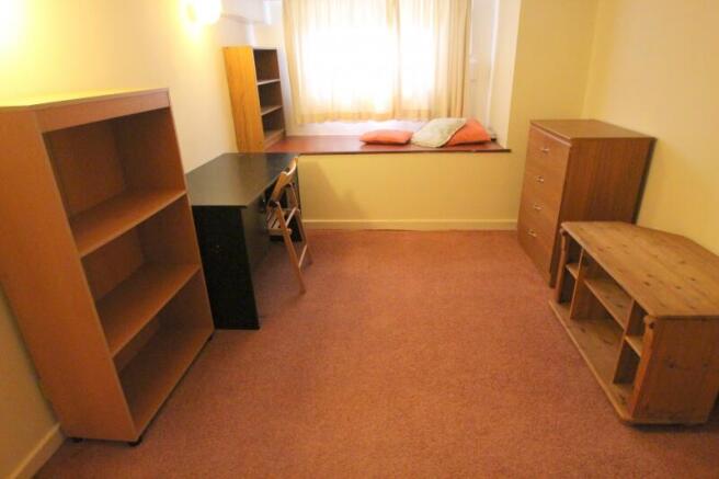 5 bed Terraced to rent Image 9