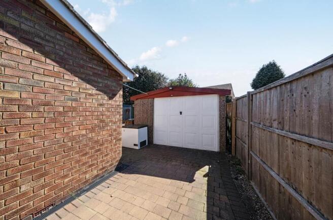 3 bed Semi-Detached Bungalow for sale Image 4