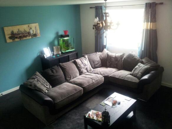 3 bed Terraced to rent Image 2