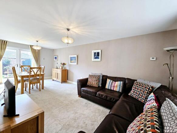 3 bed Semi-Detached for sale Image 7