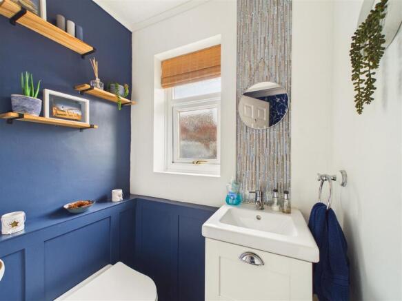 4 bed Detached for sale Image 8