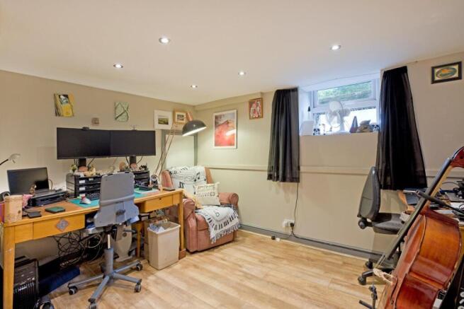 3 bed Terraced for sale Image 5