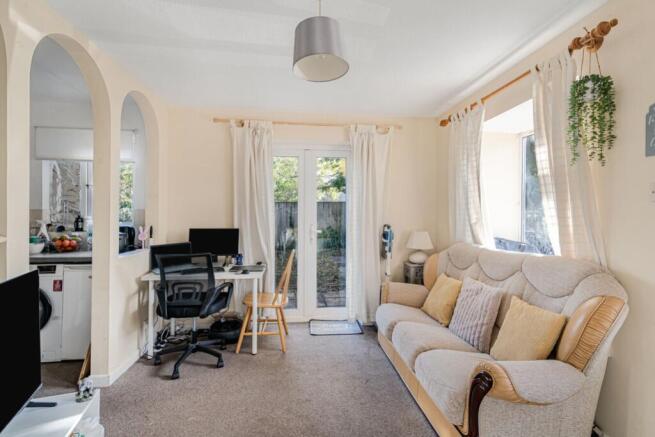 second photo living room wilsdon way