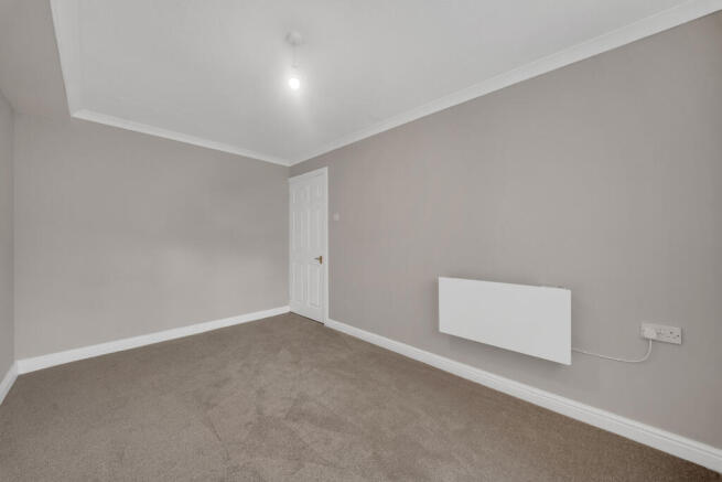 2 bed Ground Flat for sale Image 8