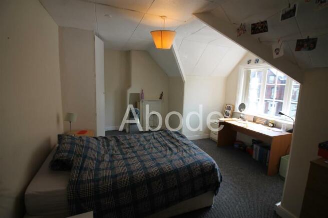 7 bed House to rent Image 6