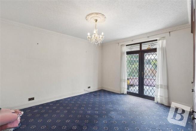Park Drive, Upminster, RM14 photo 3