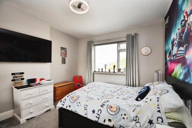 3 bed Semi-Detached for sale Image 12
