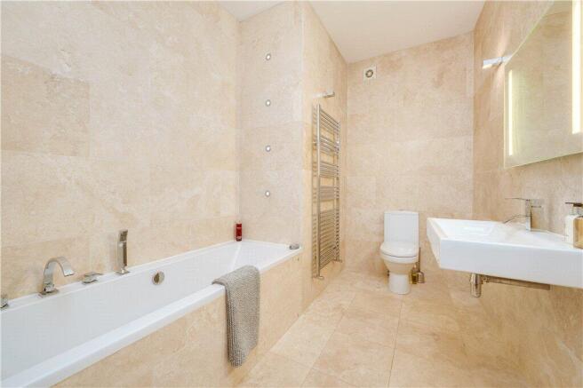 2 bed Apartment for sale Image 11