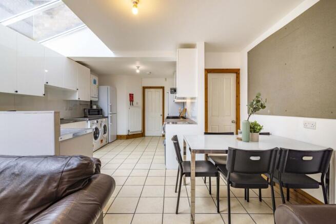 Living Room / Diner / Kitchen