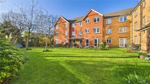 16, Hart Dene Court, Bagshot GU19 5AJ