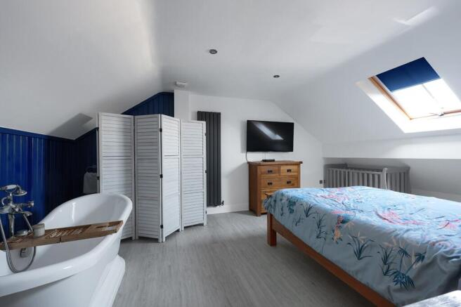 3 bed Semi-Detached for sale Image 11