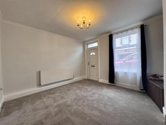 ENTRANCE/ LOUNGE