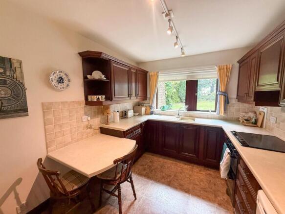 3 bed Semi-Detached for sale Image 10