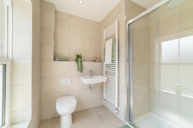 4 bed Detached for sale Image 4