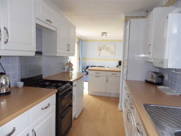 KITCHEN/BREAKFAST RO