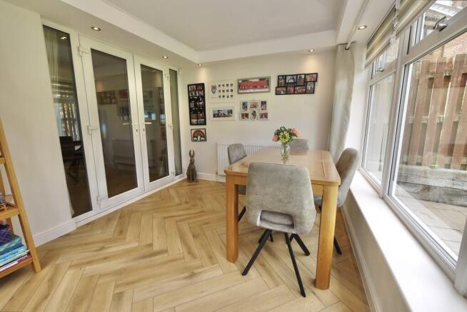 4 bed Detached for sale Image 7