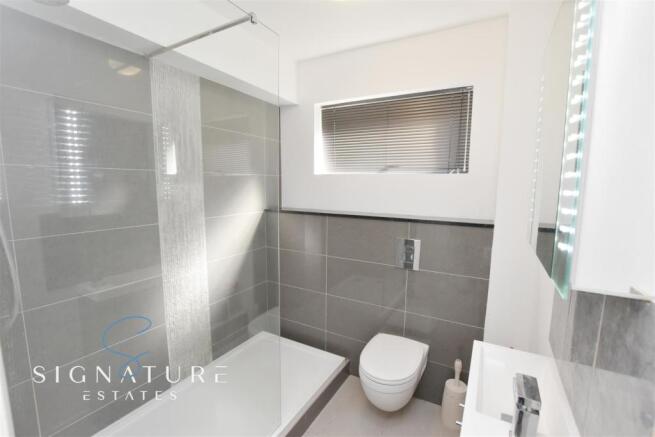Bathroom (3).jpg