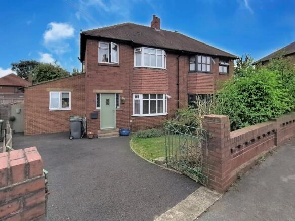 4 bed Semi-Detached for sale Image 4