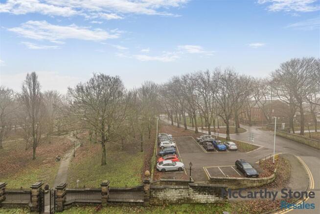 2 bed Apartment for sale Image 4
