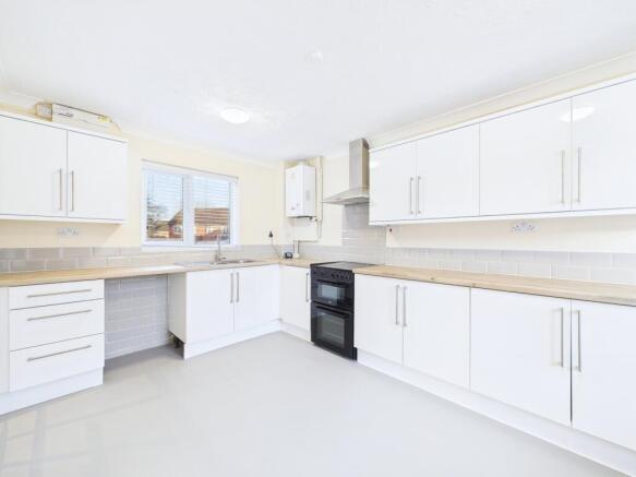 CAM01909G0-PR0454-STILL007