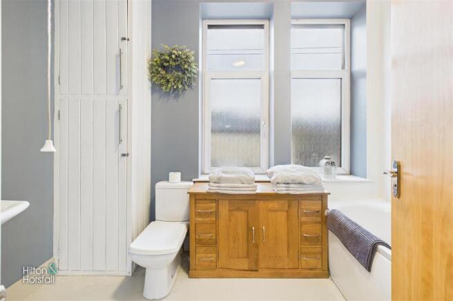 3 bed Terraced for sale Image 11