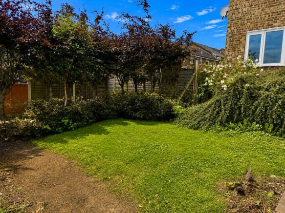 3 bed Terraced for sale Image 9