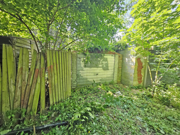 Studley Drive,  Ilford, IG4 photo 4