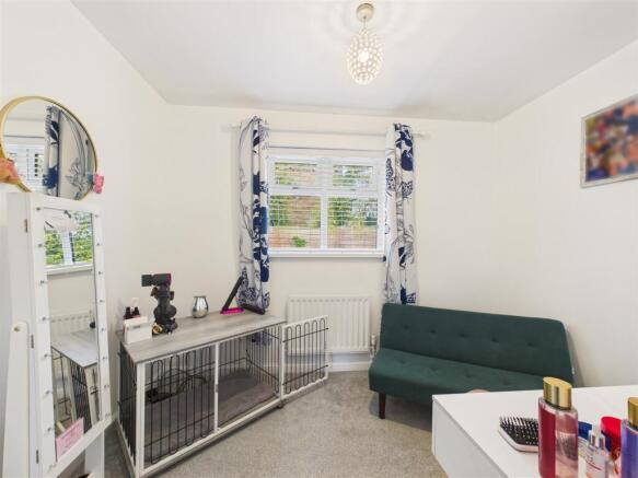 4 bed Detached for sale Image 12
