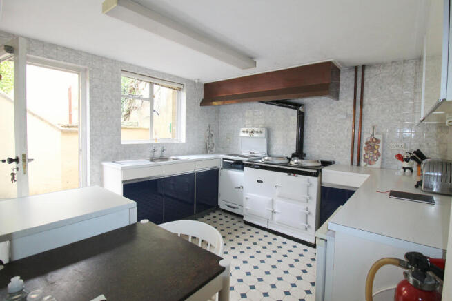 KITCHEN/BREAKFAST RO