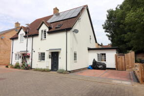 9, Pine Walk, Bedford MK45 4FZ