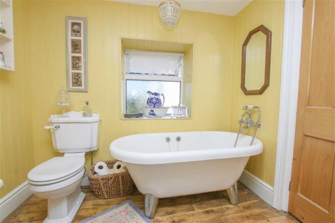 Family Bathroom Pic 2