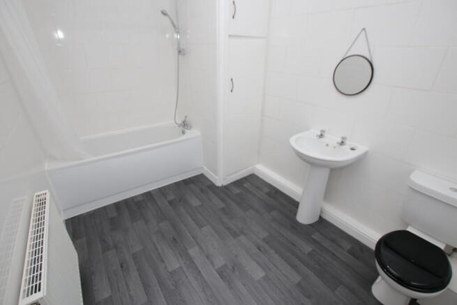2 bed Terraced to rent Image 7