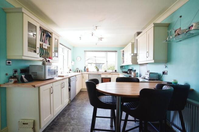 Kitchen/Breakfast Ro