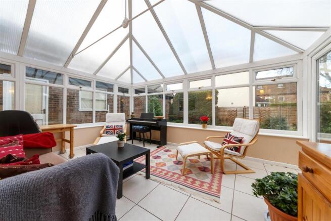 22 Unwin Close (15 of 28).jpg